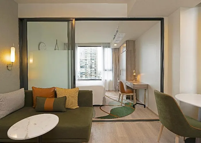 Staybridge Sukhumvit By Ihg Hotel 4*